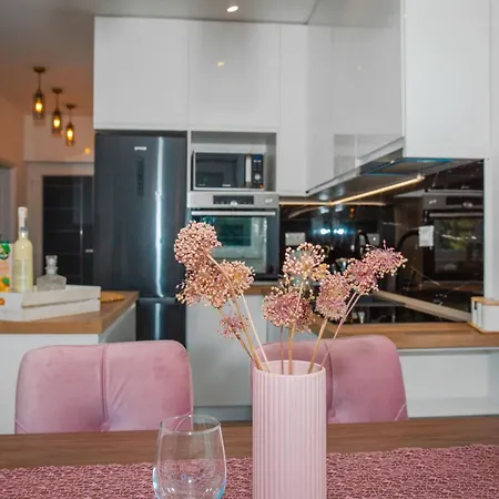 Matko - Two Bedrom With View Apartment