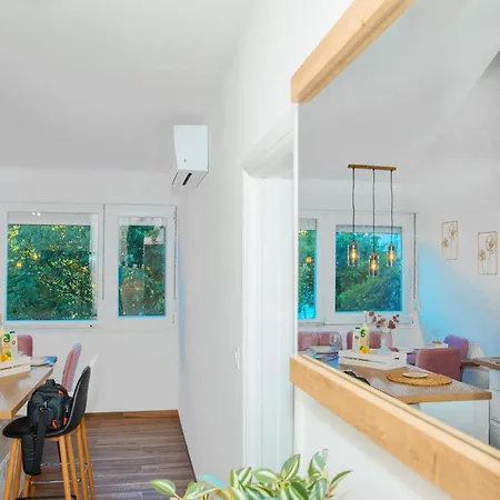 Matko - Two Bedrom With View Apartment