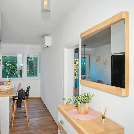 Matko - Two Bedrom With View Apartment